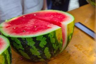 一诺中午吃瓜,揭秘明星的悠闲午后